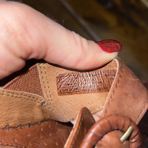 Sandals - Picture 6 of 7